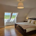 Ferienhaus Fiain Retreat, Luxury, Fire Place, Sun