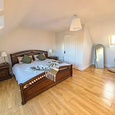 Fiain Retreat, Luxury, Fire Place, Sun 度假居