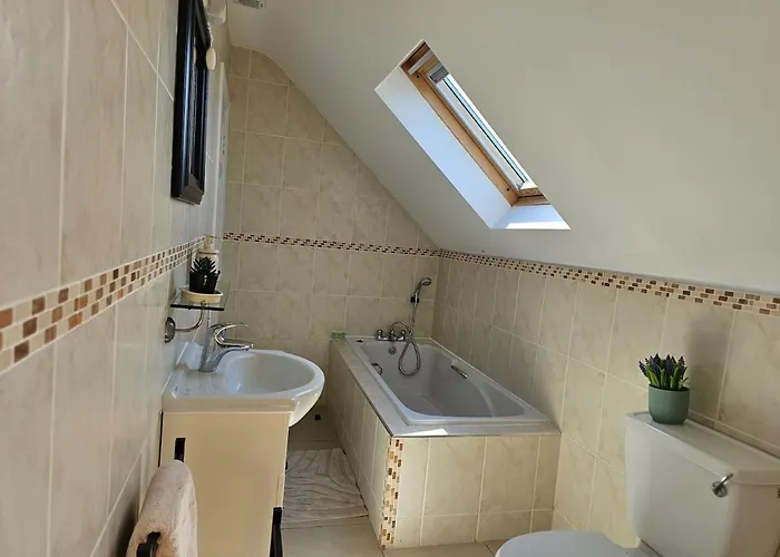 Fiain Retreat, Luxury, Fire Place, Sun 度假居